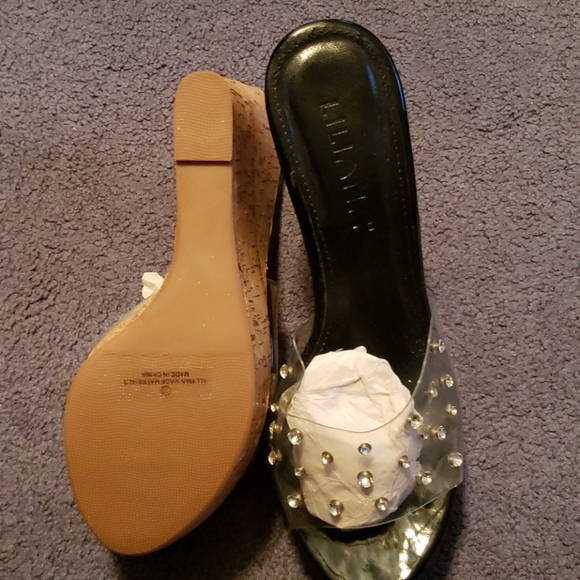 Platform - Picture 3 of 3